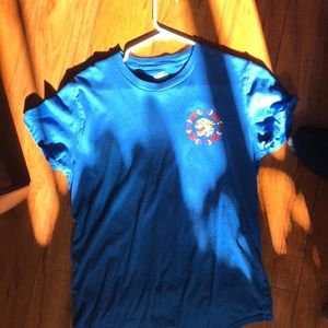 Hollister Shirt (worn once) 🤟🏼🤟🏼 🦅